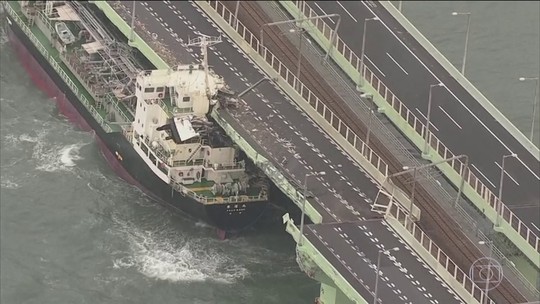 Resultado de imagem para foto do tufÃ£o Jebi atingindo o JapÃ£o