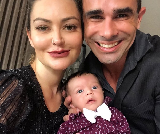 Laura Keller com o marido e o filho (Foto: Reprodução Instagram)