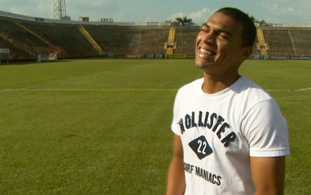 Caramelo é a 17ª aposta do São Paulo desde 2005 para a lateral. Planejamento?