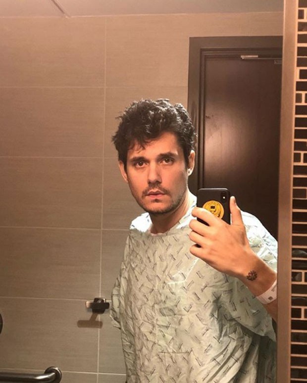 John Mayer faz sua primeira selfie após cirurgia de apendicite (Foto: Reprodução Instagram)