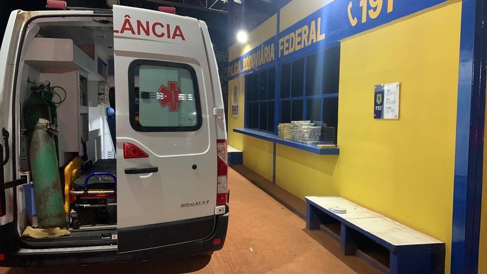 Polícia encontra droga em ambulância que levava bebê para Porto Velho — Foto: PRF/Reprodução