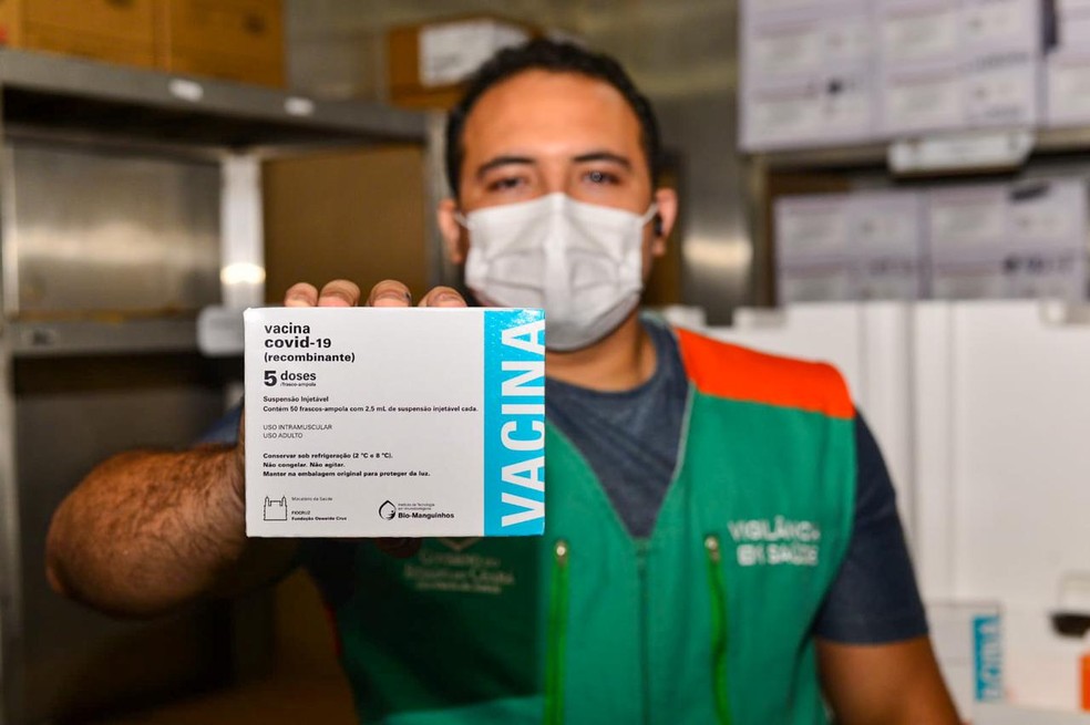 Chegada de novo lote da AstraZeneca permite Fortaleza retomar campanha de vacinação — Foto: Thiago Montefusco/Governo do Ceará