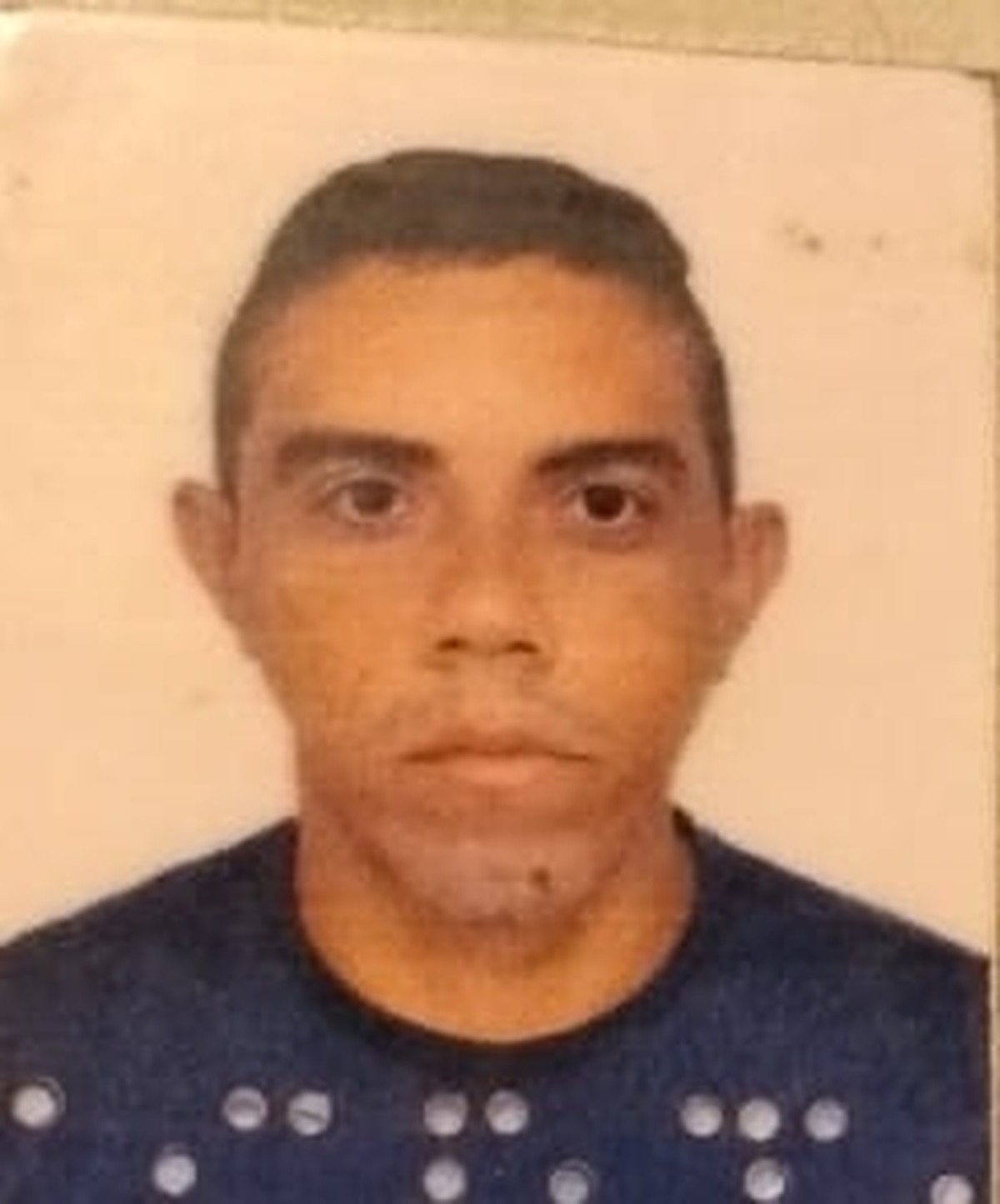 Jovem tem dedos decepados durante assalto e mata suposto agressor com