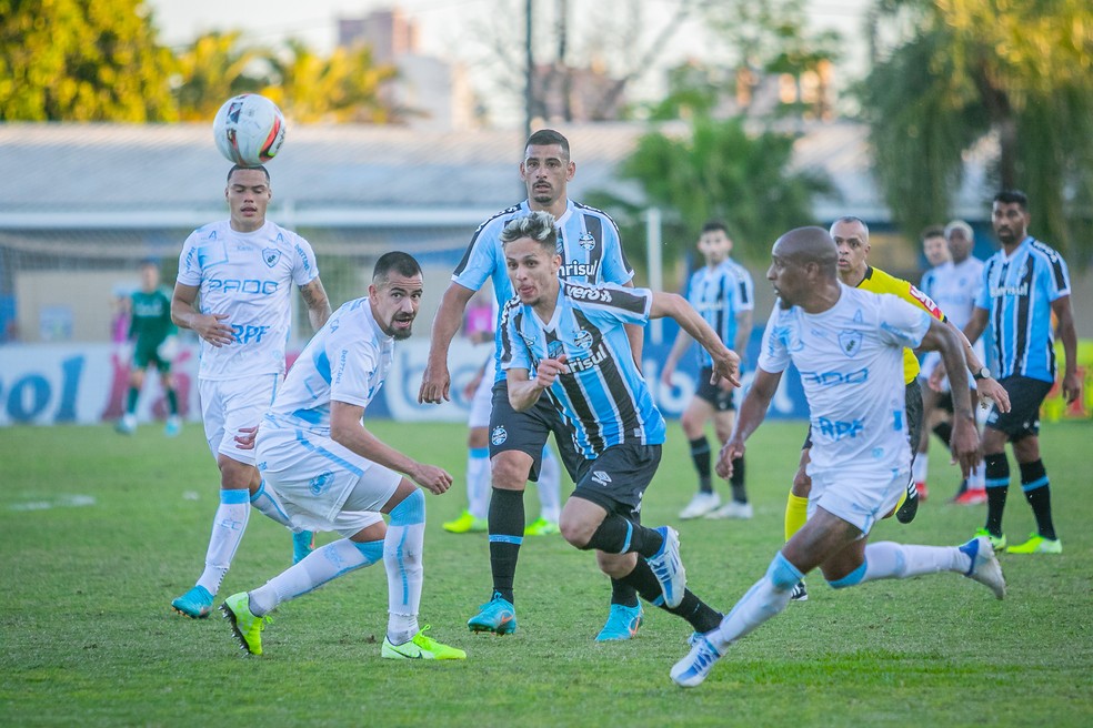 NOTAS DA PARTIDA: Diego Souza leva melhor nota, mas Grêmio perde força no fim e sofre empate