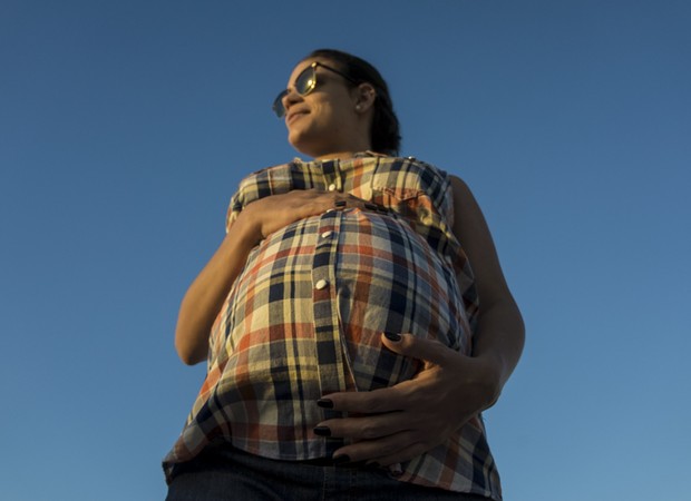Gabriela, grávida naturalmente de trigêmeos (Foto: Gabriela Duarte/Arquivo pessoal)