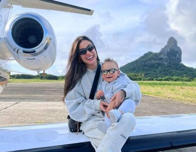 Bianca Andrade está em Fernando de Noronha com o filho, Cris (Foto: Instagram)