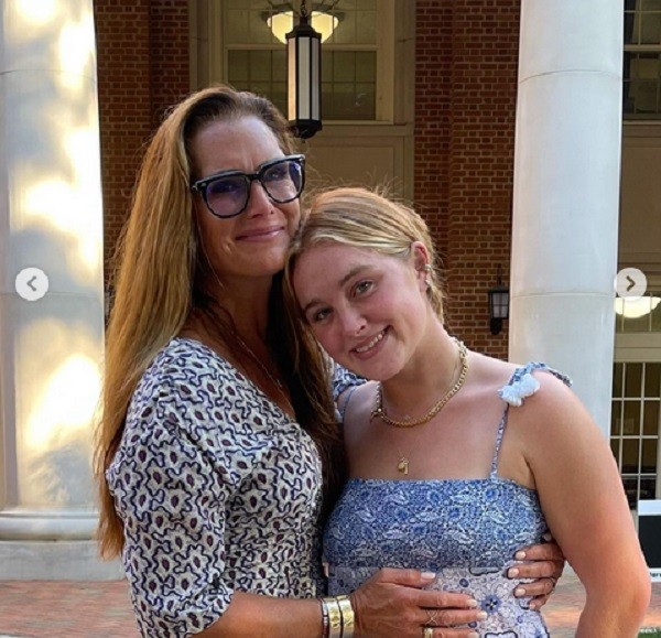 Brooke Shields com a filha mais velha (Foto: Instagram)