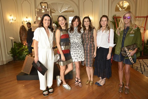 Helena Augusta, Bia Rosa, Taissa Buescu, Renata Castro e Silva, Erika Bittar e Ale Campiglia 