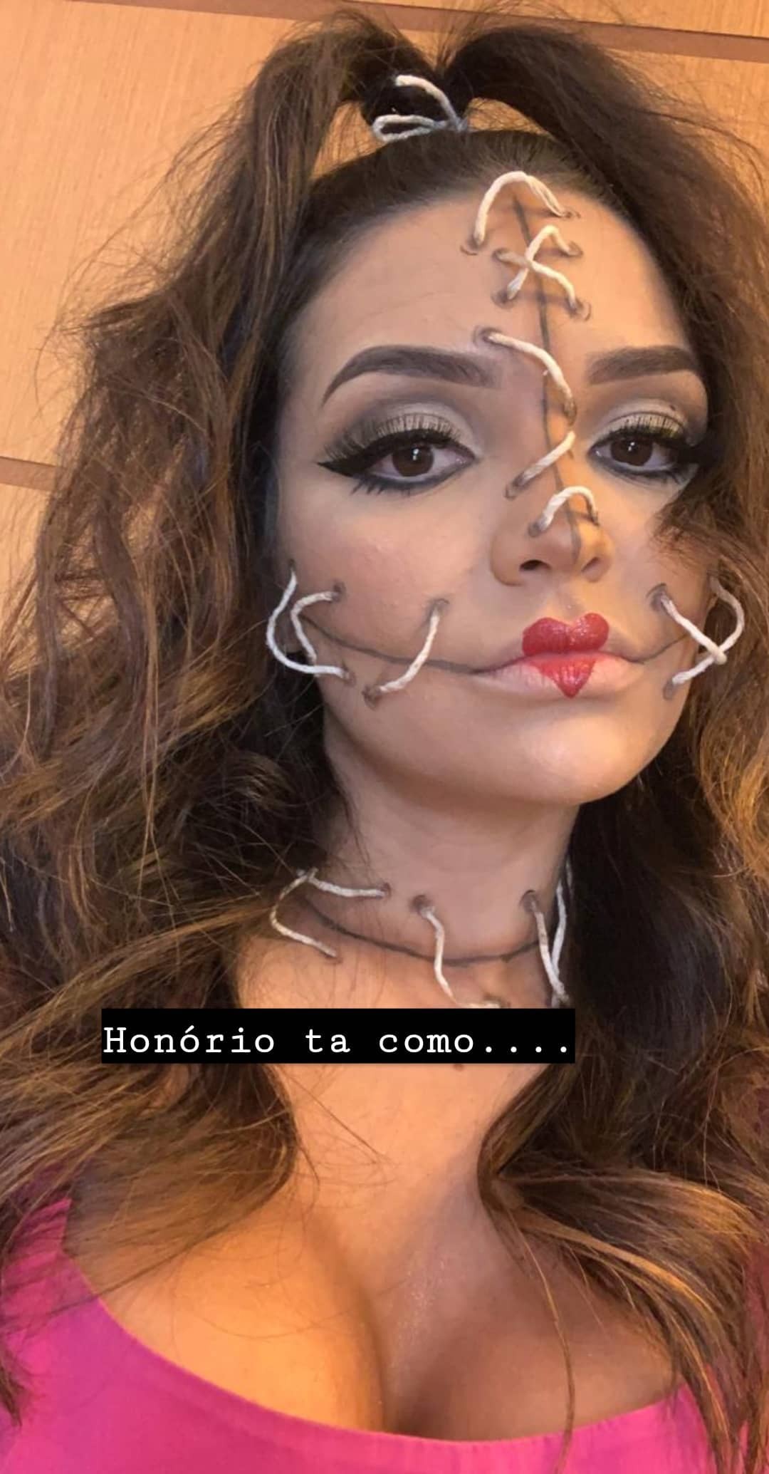 Anitta organiza festa de Halloween em sua mansão (Foto: Reprodução/Instagram)