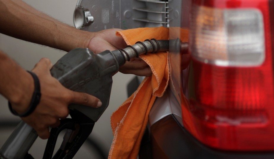 Neste mês, a gasolina subiu 1,67% depois de recuar quase 6% em outubro