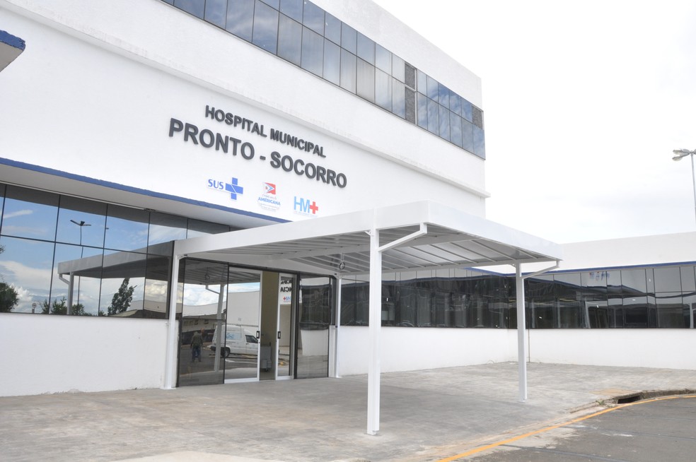 Casal foi inicialmente socorrido ao Hospital de Americana — Foto: Marilia Pierre