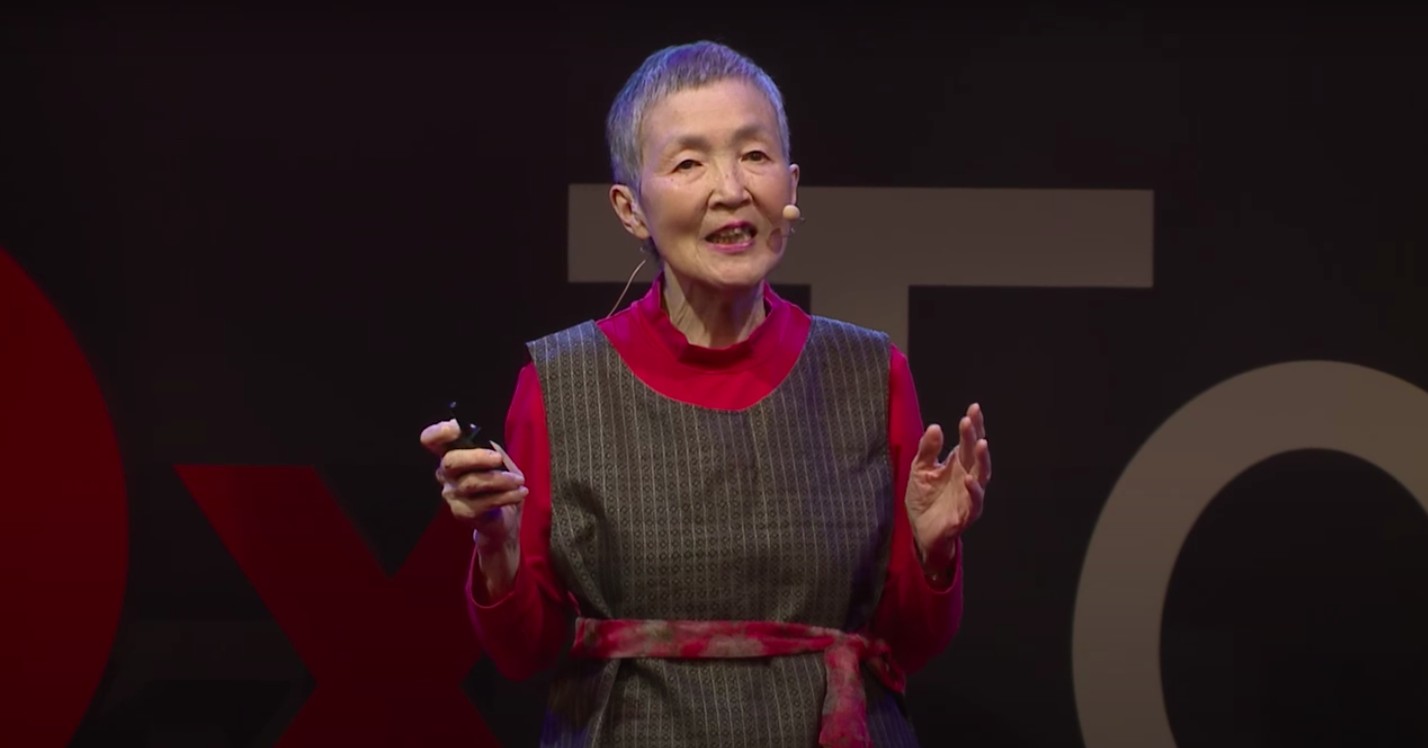 Aos 84 anos, Masako Wakamiya é considerada pela Apple a programadora mais velha do planeta (Foto: Reprodução YouTube)