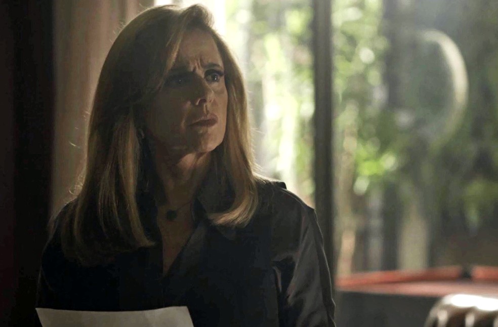 A mãe de Gael se surpreende com a notícia (Foto: TV Globo)