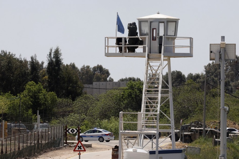Israel liberta dois presos sírios em troca de restos mortais de soldado
