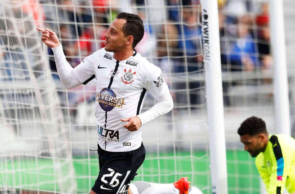 Rodriguinho fez dois gols nos EUA: mais à vontade ao lado de Jadson (Foto: Rafael Ribeiro/Divulgação)