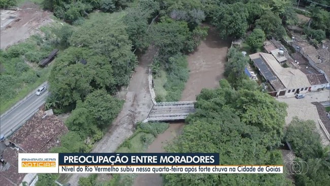 Nvel do Rio Vermelho subiu aps forte chuva na cidade de Gois