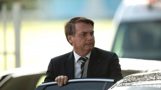 'No Brasil, Bolsonaro não está levando o vírus a sério, então, o país está começando a guerra com uma desvantagem imensa', diz Zingales (Foto: EPA via BBC News)