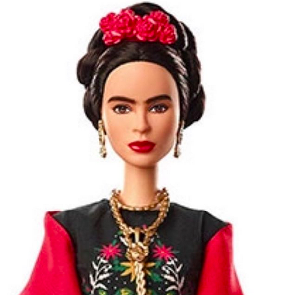 A boneca Barbie inspirada na artista Frida Kahlo (Foto: Instagram)