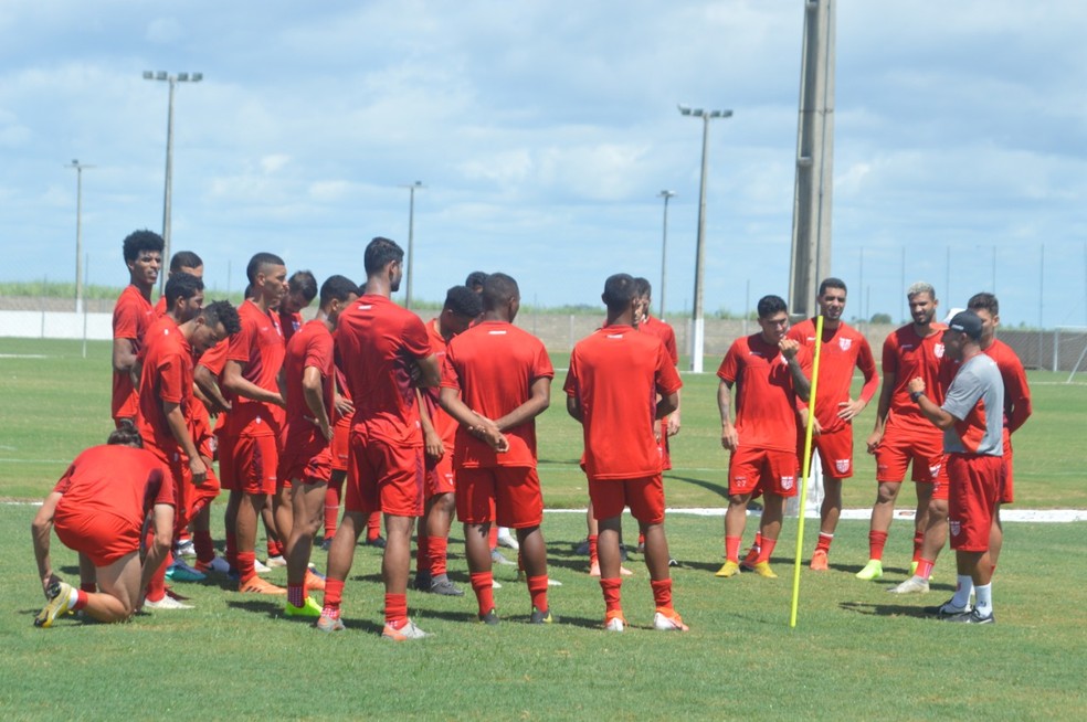 CRB trabalhou neste domingo no campo 2 do CT — Foto: Gustavo Henrique/ASCOM CRB