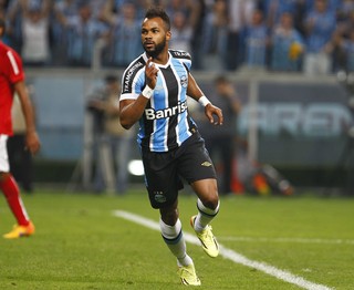 Fernandinho vira espião tricolor contra o líder Atlético-MG: Deixam espaço