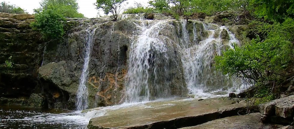 Cachoeira da Caripina em Felipe Guerra, no Rio Grande do Norte — Foto: Reprodução/Inter TV Cabugi
