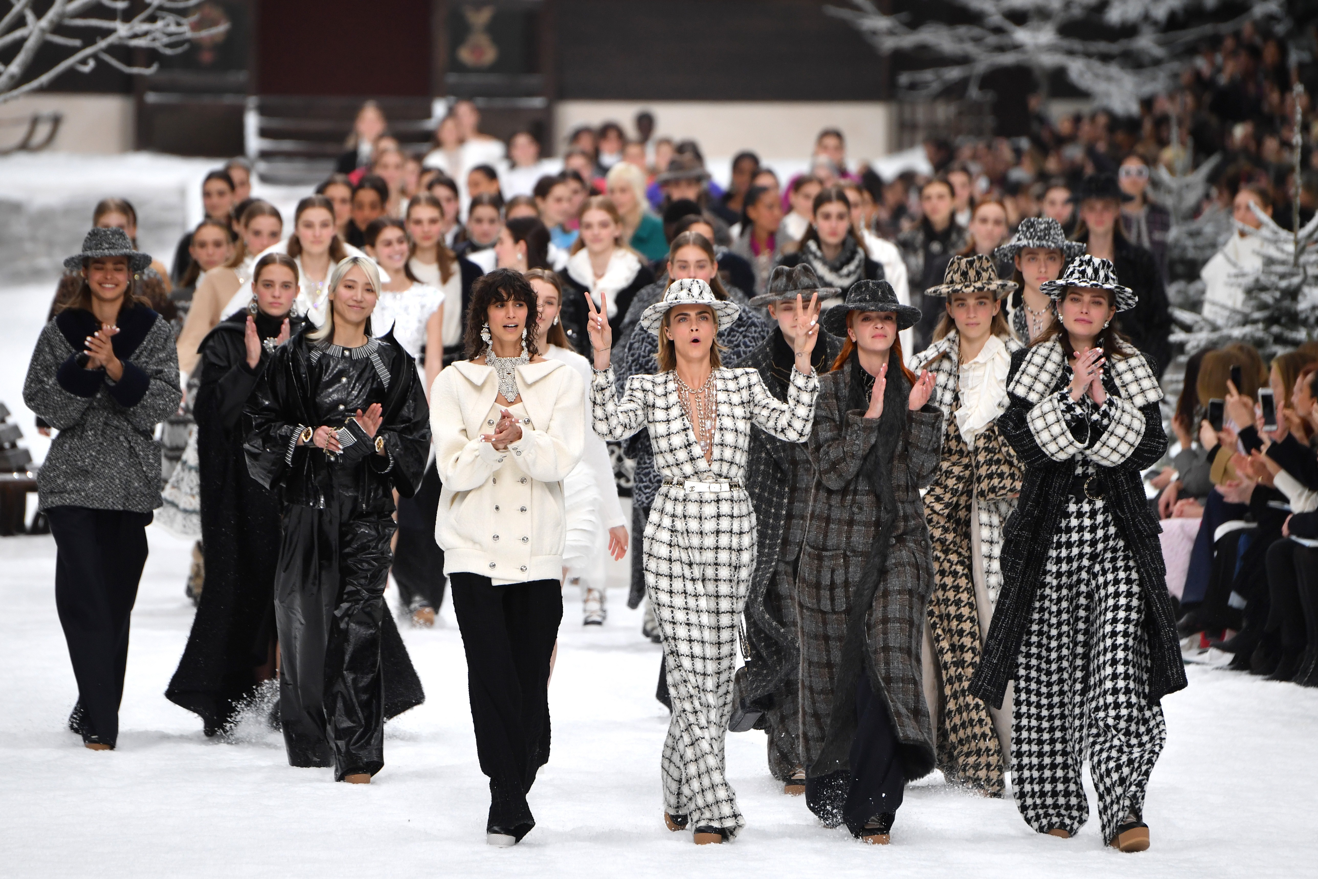 Desfile da Chanel na semana de moda de Paris (Foto: Getty Images)