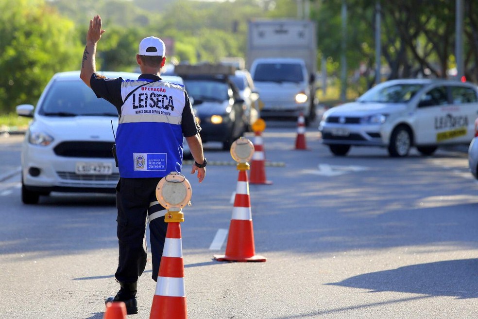 Operação Lei Seca volta às ruas do RJ após mais de seis meses ...