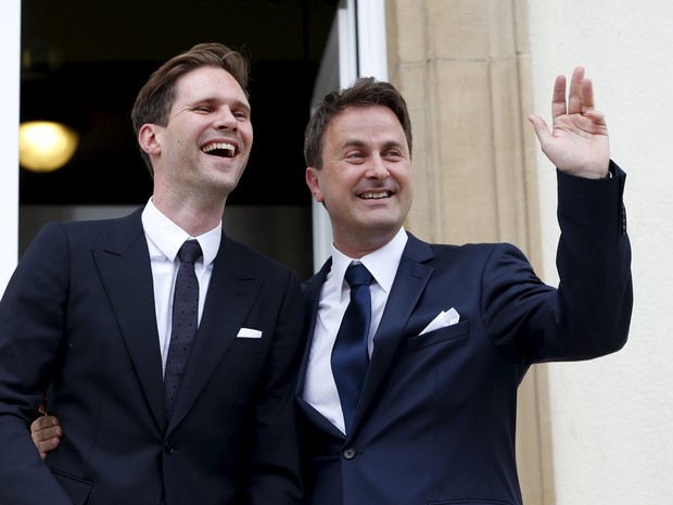 O premiê de Luxemburgo, Xavier Bettel (direita) é primeiro líder gay da União Europeia a se casar (Foto: Francois Lenoir/Reuters)