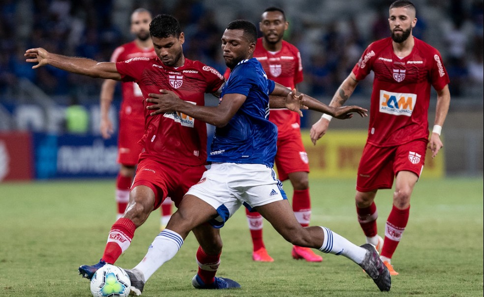 Gum em ação contra o Cruzeiro: jogo grande no Mineirão — Foto: Gustavo Aleixo/ASCOM Cruzeiro