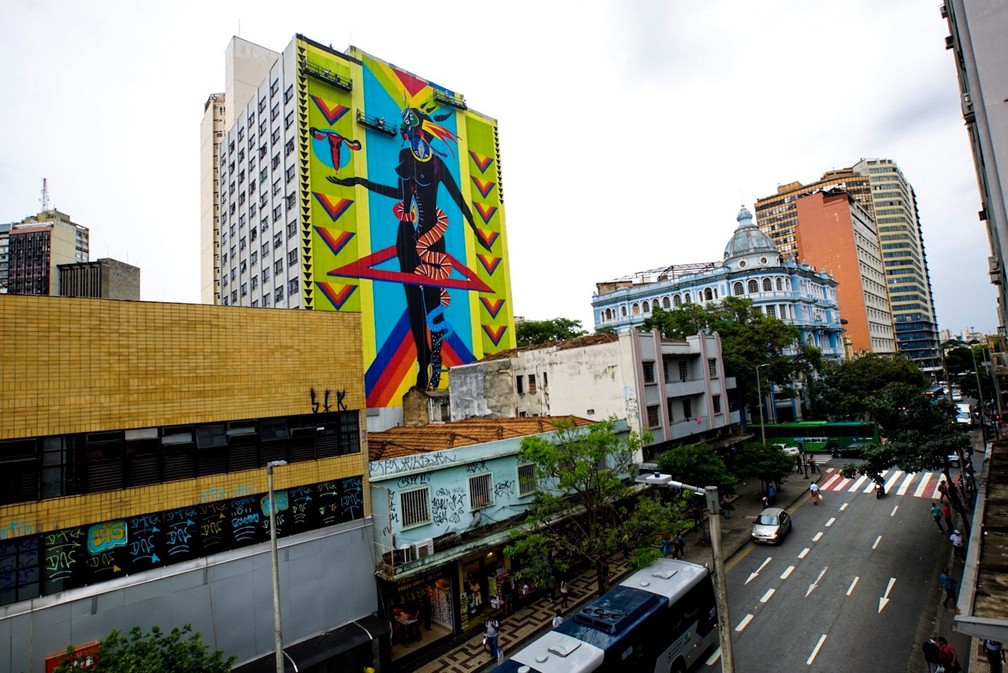 Mural da artista Criola no Edifício Chiquito Lopes na rua São Paulo em BH — Foto: Área de Serviço/Divulgação