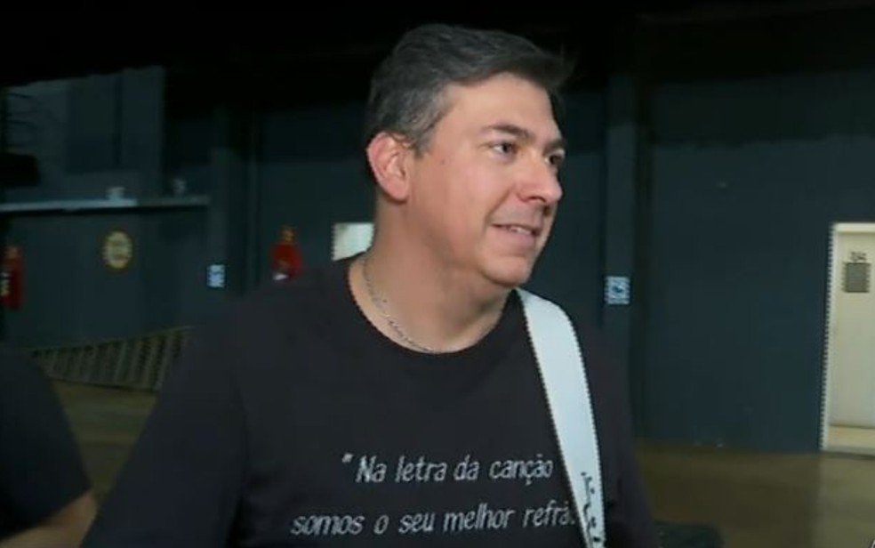 Sérgio Missão, 45 anos, era vocalista da banda 'Somos Tão Jovens'. Ele morreu em Ribeirão Preto após passar mal em um show — Foto: Reprodução/EPTV