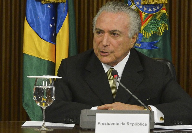 O presidente em exercício Michel Temer após anunciar medidas econômicas (Foto: Antônio Cruz/Agência Brasil)