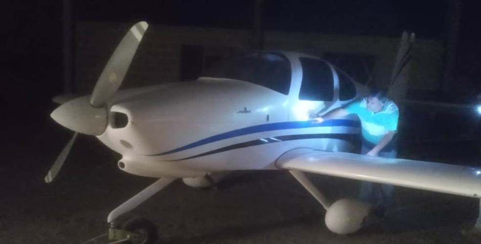 Aeronave apreendida em São José do Rio Pardo pela Dise de Casa Branca — Foto: Dise/Divulgação