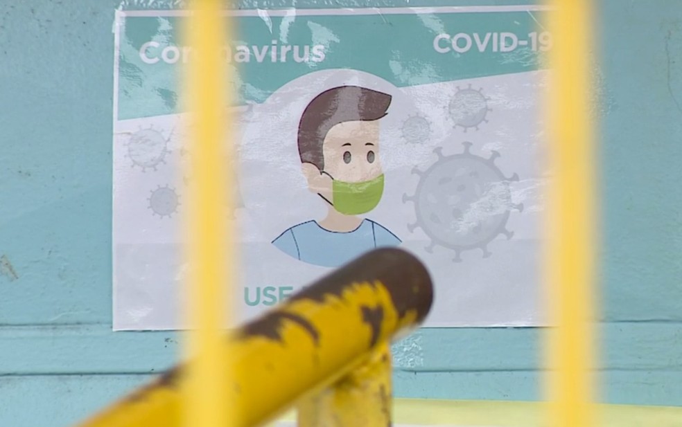 Levantamento aponta que 77 casos de Covid-19 foram identificados em escolas de Porto Alegre após retomada — Foto: Reprodução/RBS TV