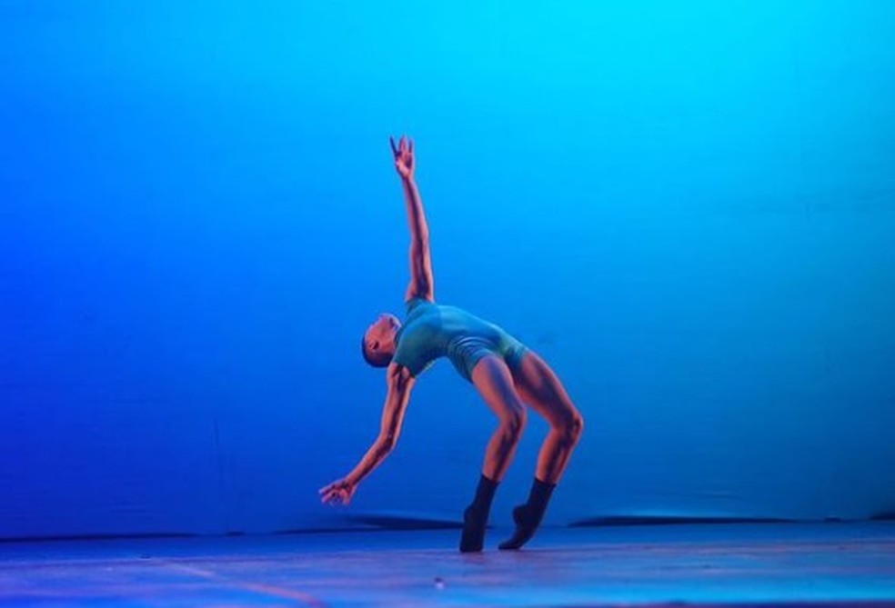 Bailarino viveu na rua em Praia Grande e hoje sonha em dançar em festival em Berlim, na Alemanha  — Foto: Arquivo pessoal