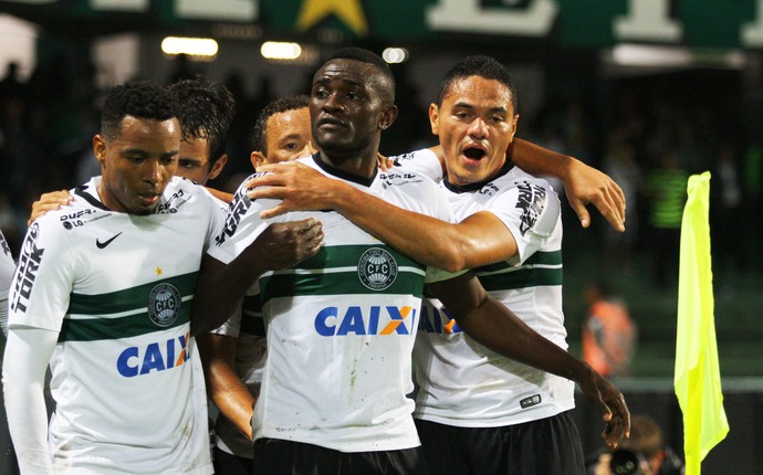 Coritiba x Fluminense - gol do Coritiba (Foto: Agência Estado)