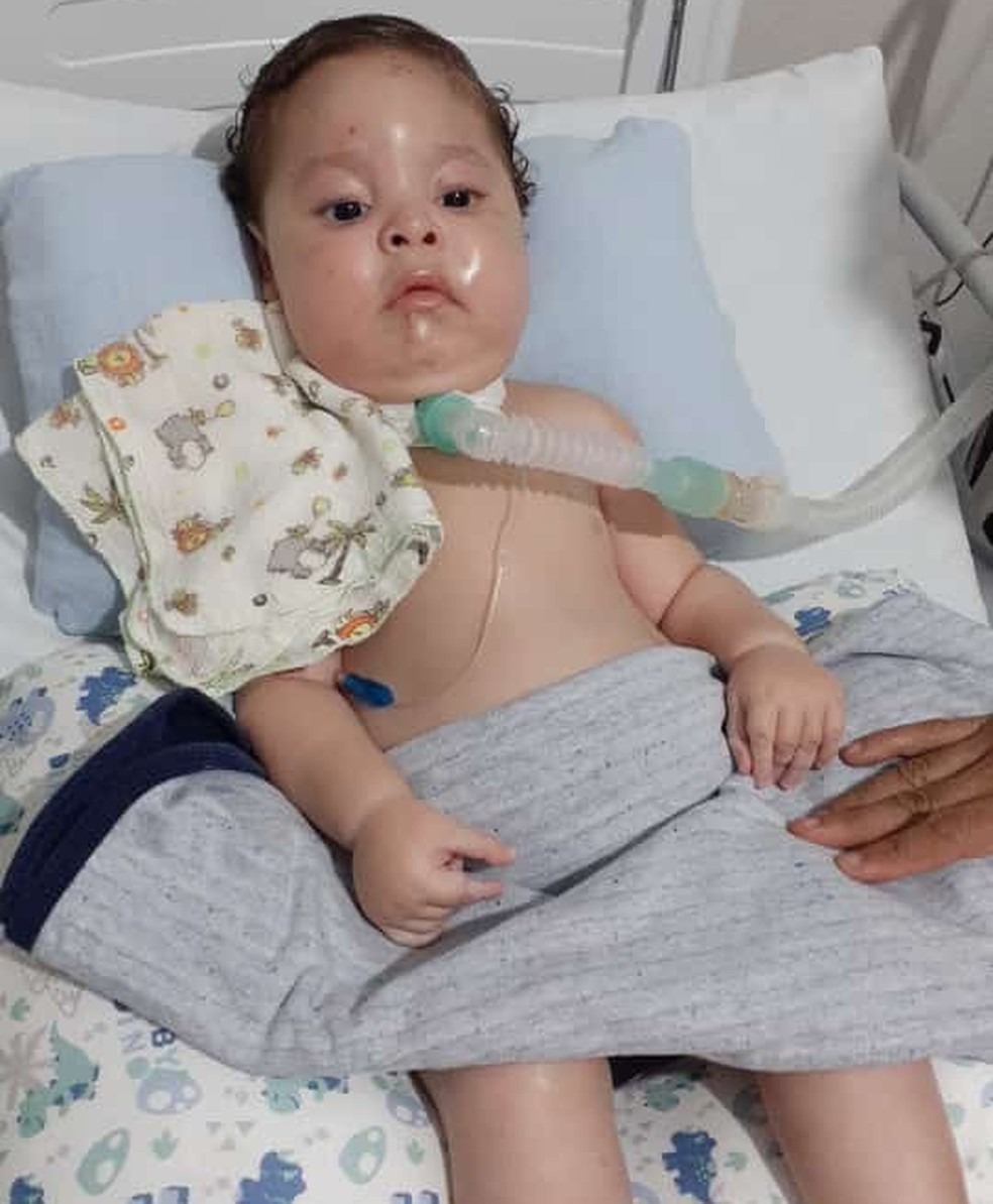 Adrian Emanuel passou 8 meses na UTI &mdash; Foto: Cedida