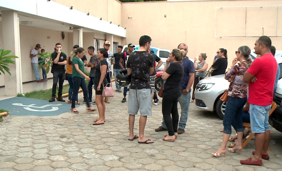 Velório da cantora Andreia Ribeiro aconteceu em uma funerária no Centro de Teresina — Foto: TV Clube