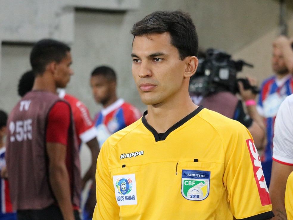 Pablo Ramon apita Potiguar x América-RN nesta sexta-feira — Foto: Augusto Gomes/GloboEsporte.com