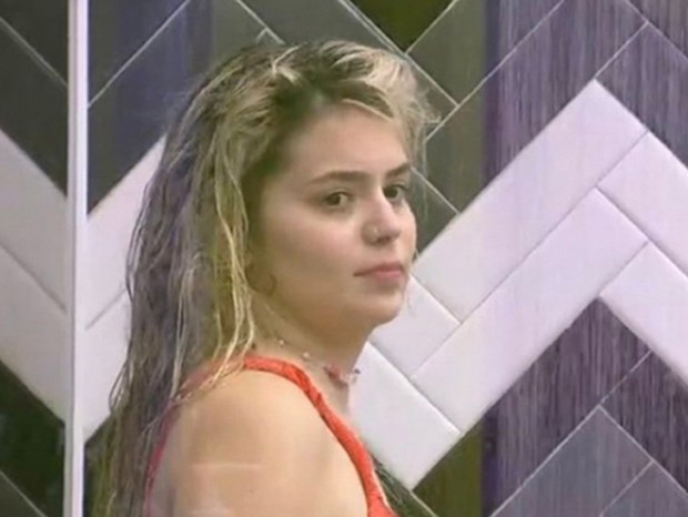 Viih Tube virou meme na internet por tomar poucos banhos no BBB21 (Foto: Reprodução / TV Globo)