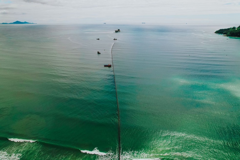 Tubulação foi descolada no sábado (16) — Foto: Secom/Divulgação