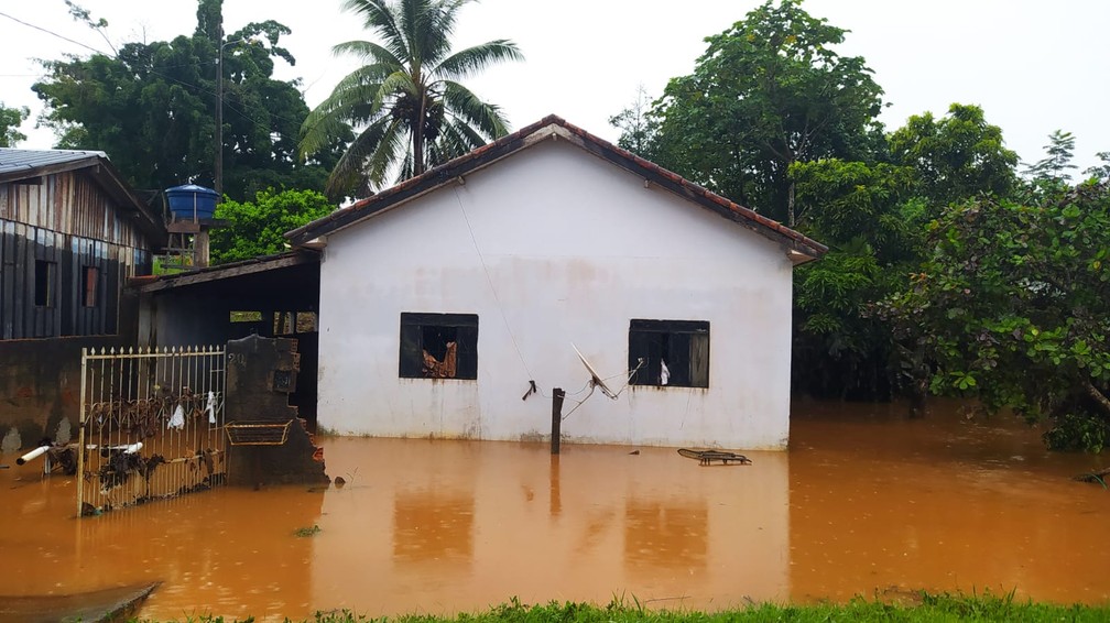 Casa atingida por enchente em Ouro Preto do Oeste, RO — Foto: Khauane Farias/Rede Amazônica 