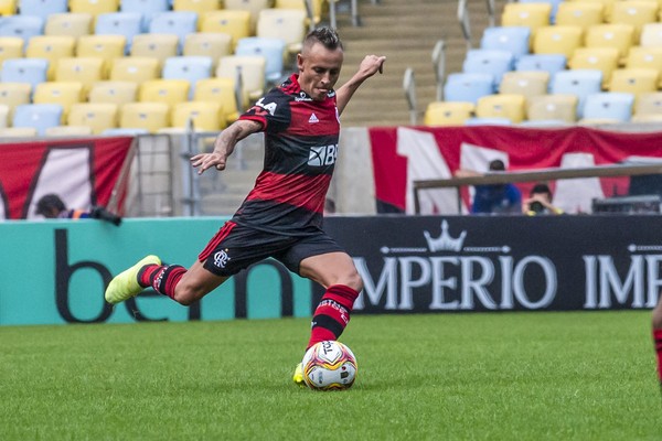 Exame Nao Aponta Fratura No Tornozelo De Rafinha Mas Lateral Do Flamengo Vira Duvida Na Final Flamengo Ge