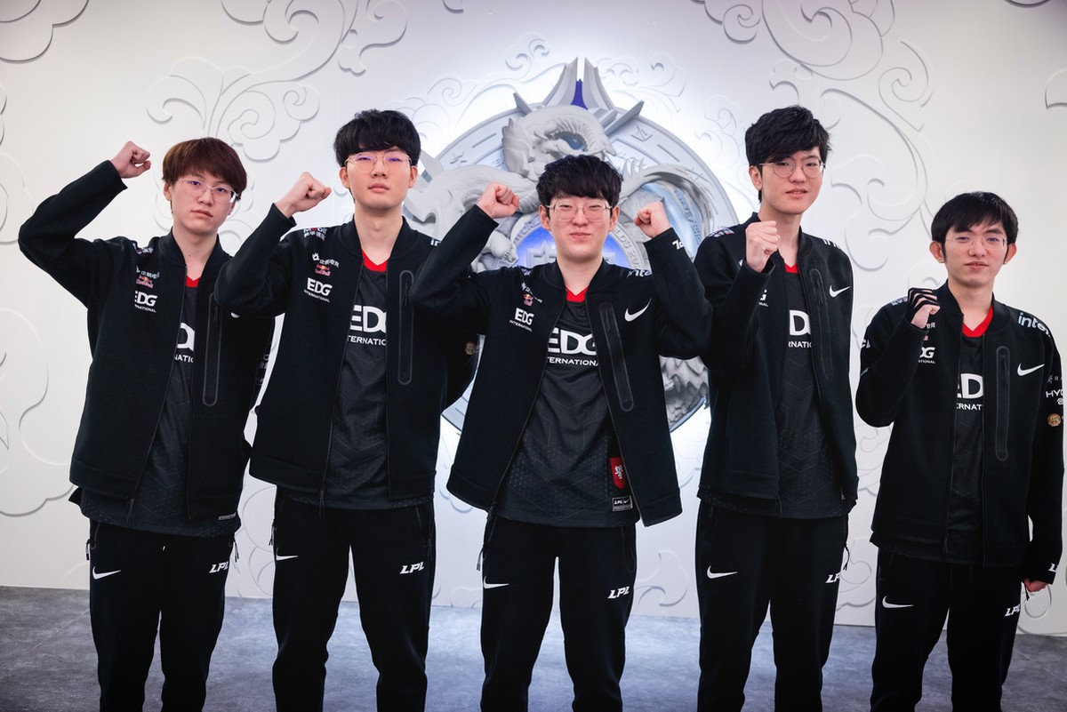 EDward Gaming vence a DAMWON KIA e é a campeã Mundial de LOL 2021