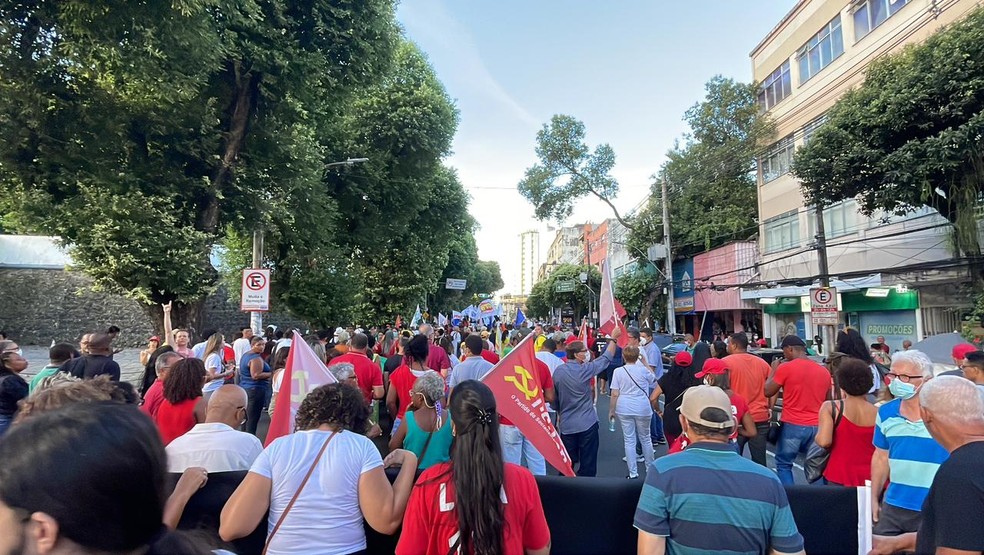 Manifestantes se concentraram no Campo Grande nesta segunda-feira (9). &mdash; Foto: Redes sociais