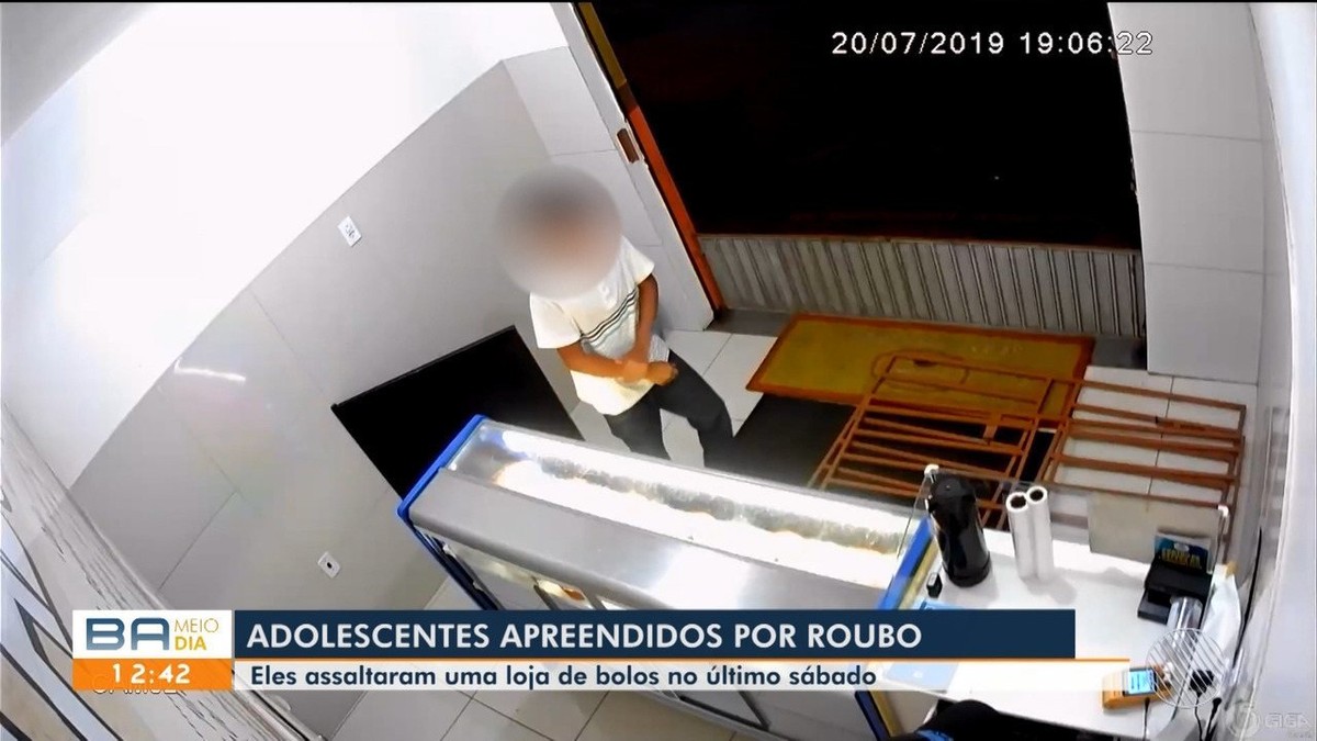 Trio De Adolescente é Apreendido Após Roubar Bolo E Dinheiro Em Loja Na