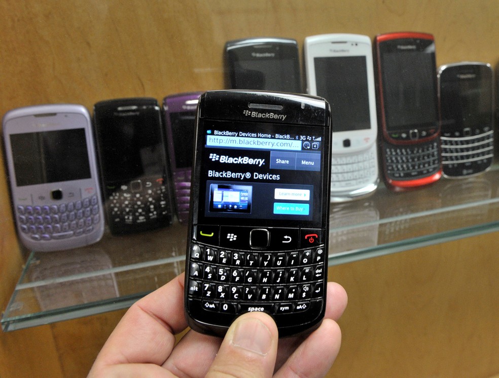 BlackBerry ficou conhecida por seus celulares com teclado físico — Foto: REUTERS/Mike Cassese