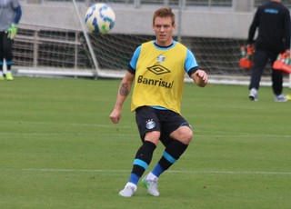 Grêmio procura agente e dá largada para ampliar contrato com Moisés