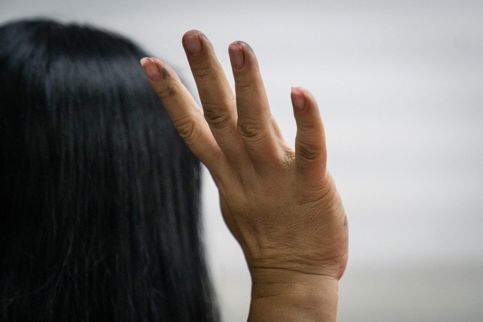 Mulher trans que esteve presa por cinco anos em um presídio masculino de São Paulo relata casos de abuso emocional e sexual. — Foto: Fábio Tito