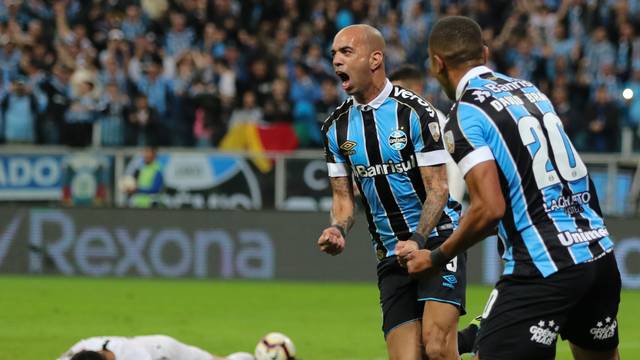 Tardelli abre o placar em GrÃªmio 2 x 0 Libertad pela Libertadores